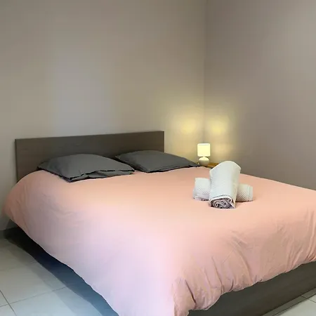 Equipe, Travail Et Detente Au Puy Apartment *